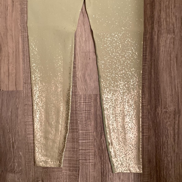 Beyond Yoga High Waisted Alloy Ombre Midi Leggings - Picture 10 of 13